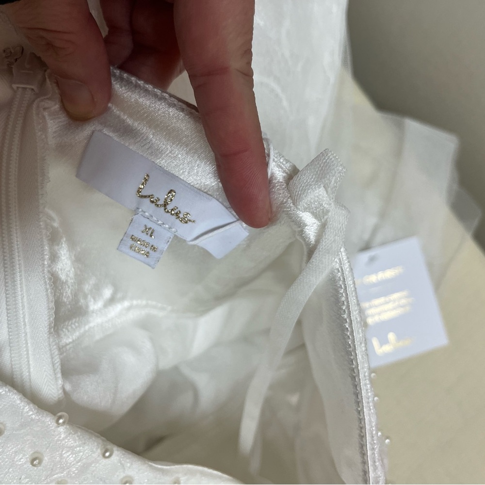 NWT Lulus XL white lace pearl beaded bodice wedding dress - Picture 8 of 15